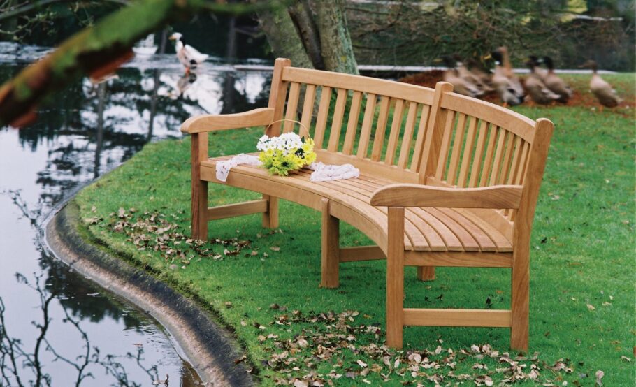 10 Wooden Garden Bench Ideas for Inspiration Woodcraft UK