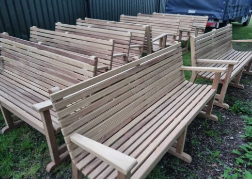 20 new slatted benches for Royal Parks London